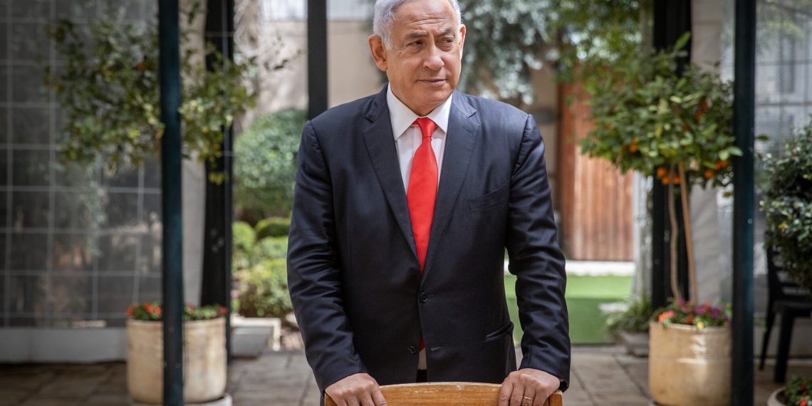 Portrait of Prime Minister Benjamin Netanyhu at his residence in Jerusalem, on March 18, 2021. Photo by Yonatan Sindel/Flash90 *** Local Caption *** øàù äîîùìä
áðéîéï ðúðéäå
îòåï
áéú øåä"î
øåäî
ôåøèøè
ãéå÷ï