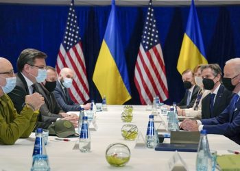 President Joe Biden participates in a meeting with Ukrainian Foreign Minister Dmytro Kuleba, second from left, and Ukrainian Defense Minister Oleksii Reznikov, left, Saturday, March 26, 2022, in Warsaw. Secretary of State Antony Blinken, second from right, looks on. (AP Photo/Evan Vucci)