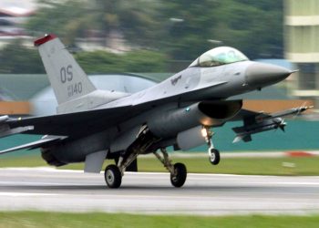 PAYA LEBAR AIR BASE, Singapore -- An F-16 Fighting Falcon from the 36th Fighter Squadron at Osan Air Base, South Korea, lands here after a mission during Commando Sling 04-3.  U.S. and Singaporean Airmen trained together using realistic dissimilar air-to-air combat tactics.  (U.S. Air Force photo by Master Sgt. Val Gempis)