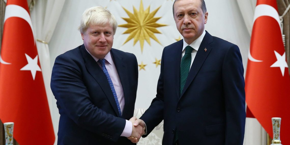 epa05558366 A handout picture provided by the Turkish President's press office on 27 September 2016 shows British Foreign Secretary Boris Johnson (L) during his meeting with Turkish President Recep Tayyip Erdogan (R), in Ankara, Turkey, 27 September 2016. Johnson is on a three-day visit to Turkey for talks with Turkish officials, including Turkish President Recep Tayyip Erdogan.  EPA/TURKISH PRESIDENT PRESS OFFICE/HAKAN GOKTEPE/HANDOUT  HANDOUT EDITORIAL USE ONLY/NO SALES