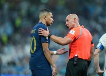 Argentina V France: Final - FIFA World Cup, WM, Weltmeisterschaft, Fussball Qatar 2022 Referee MARCINIAK Szymon talk to 10 MBAPPE Kylian of team France during the FIFA World Cup Qatar 2022 Final match between Argentina and France at Lusail Stadium on December 18, 2022 in Lusail City, Qatar. Lusail Qatar PUBLICATIONxNOTxINxFRA Copyright: xAymanxArefx originalFilename:aref-notitle221218_npfZR.jpg