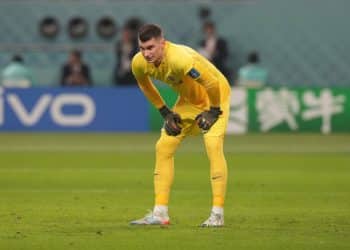 17.12.2022, Khalifa International Stadium, Doha, QAT, WM FIFA 2022, Spiel um Platz 3, Kroatien vs Marokko, im Bild Croatia's goalkeeper Dominik Livakovic