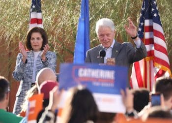 Former U.S. President Bill Clinton joins a rally to support Democratic Senator Catherine Cortez Masto ahead of the election in Las Vegas, Nevada, U.S. November 6, 2022.  REUTERS/David Swanson