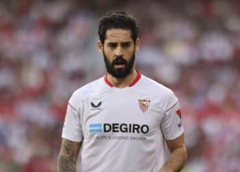 Sevilla's Isco Alarcon during a Spanish La Liga soccer match between Sevilla and Rayo Vallecano at the Ramon Sanchez-Pizjuan stadium in Sevilla, Spain, Saturday, Oct. 29, 2022. (AP Photo/Jose Luis Contreras Navarro)