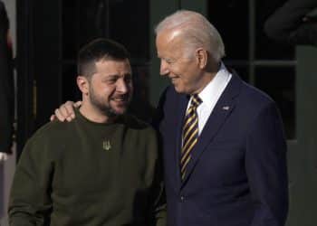 WASHINGTON, DC - DECEMBER 21: U.S. President Joe Biden (R) welcomes President of Ukraine Volodymyr Zelensky to the White House on December 21, 2022 in Washington, DC. Zelensky is meeting with President Biden on his first known trip outside of Ukraine since the Russian invasion began, and the two leaders are expected to discuss continuing military aid. Zelensky will reportedly address a joint meeting of Congress in the evening.   Drew Angerer/Getty Images/AFP (Photo by Drew Angerer / GETTY IMAGES NORTH AMERICA / Getty Images via AFP)