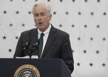 epa10060404 US Director of the Central Intelligence Agency William J. Burns, introduces US President Joe Biden, before making remarks commemorating the Agency’s work, during the 75 years since its founding, at CIA headquarters in Langley, VA, USA, 08 July 2022.  EPA-EFE/Chris Kleponis / POOL