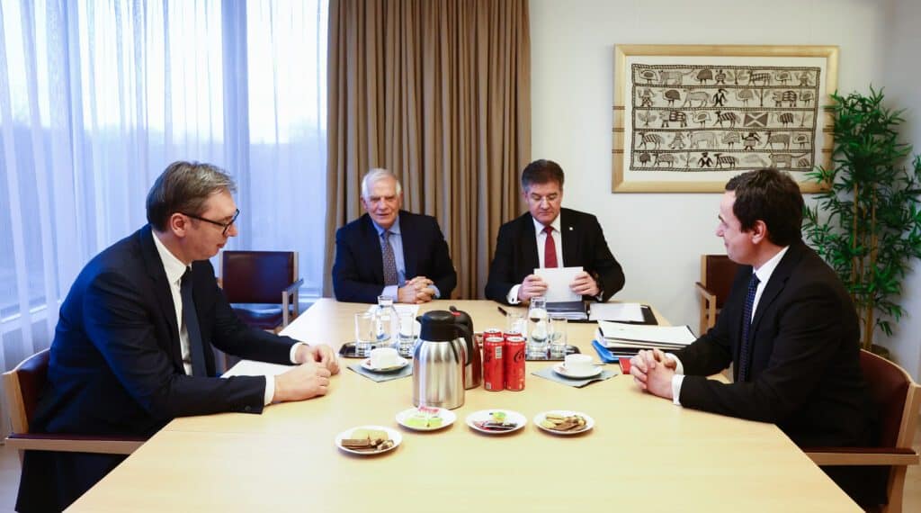 epa10494103 Serbia's President Aleksandar Vucic (L), High Representative of the European Union for Foreign Affairs and Security Policy Josep Borrell (2-L) and Kosovo's Prime Minister Albin Kurti (R) at the start of a trilateral meeting for an EU-Belgrade-Pristina Dialogue at EEAS building in Brussels, Belgium, 27 February 2023.  EPA-EFE/STEPHANIE LECOCQ