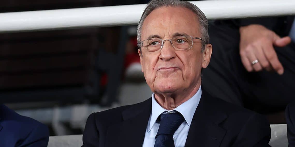 HELSINKI, FINLAND - AUGUST 10: Florentino Perez, President of Real Madrid, looks on prior to kick off of the UEFA Super Cup Final 2022 between Real Madrid CF and Eintracht Frankfurt at Helsinki Olympic Stadium on August 10, 2022 in Helsinki, Finland. (Photo by Alex Grimm/Getty Images )